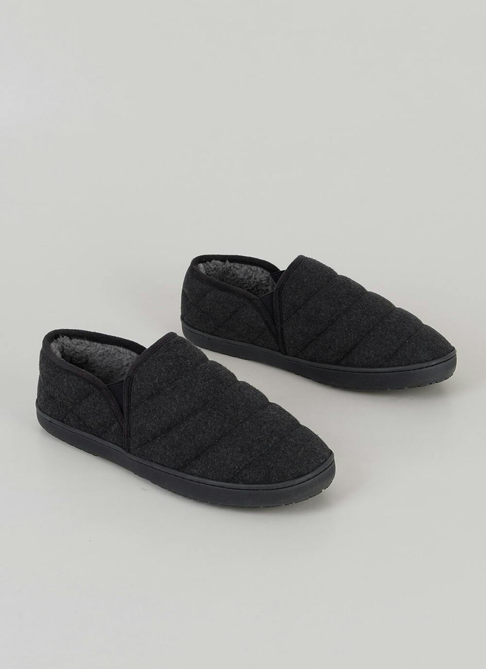  Plush Lined Quilted Full Slipper