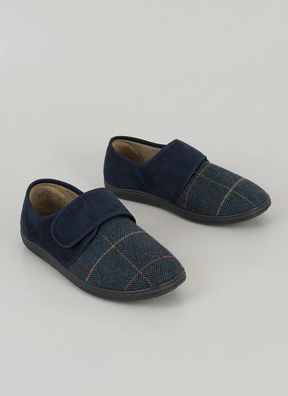  Easy On Plush Lined Check Full Slipper