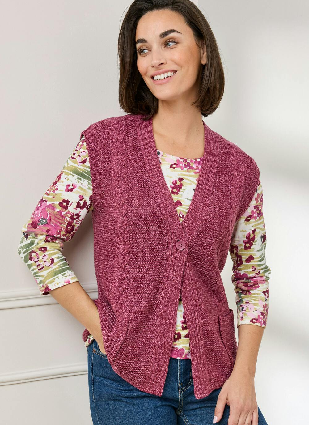  Single Cable Knit V- Neck Waistcoat