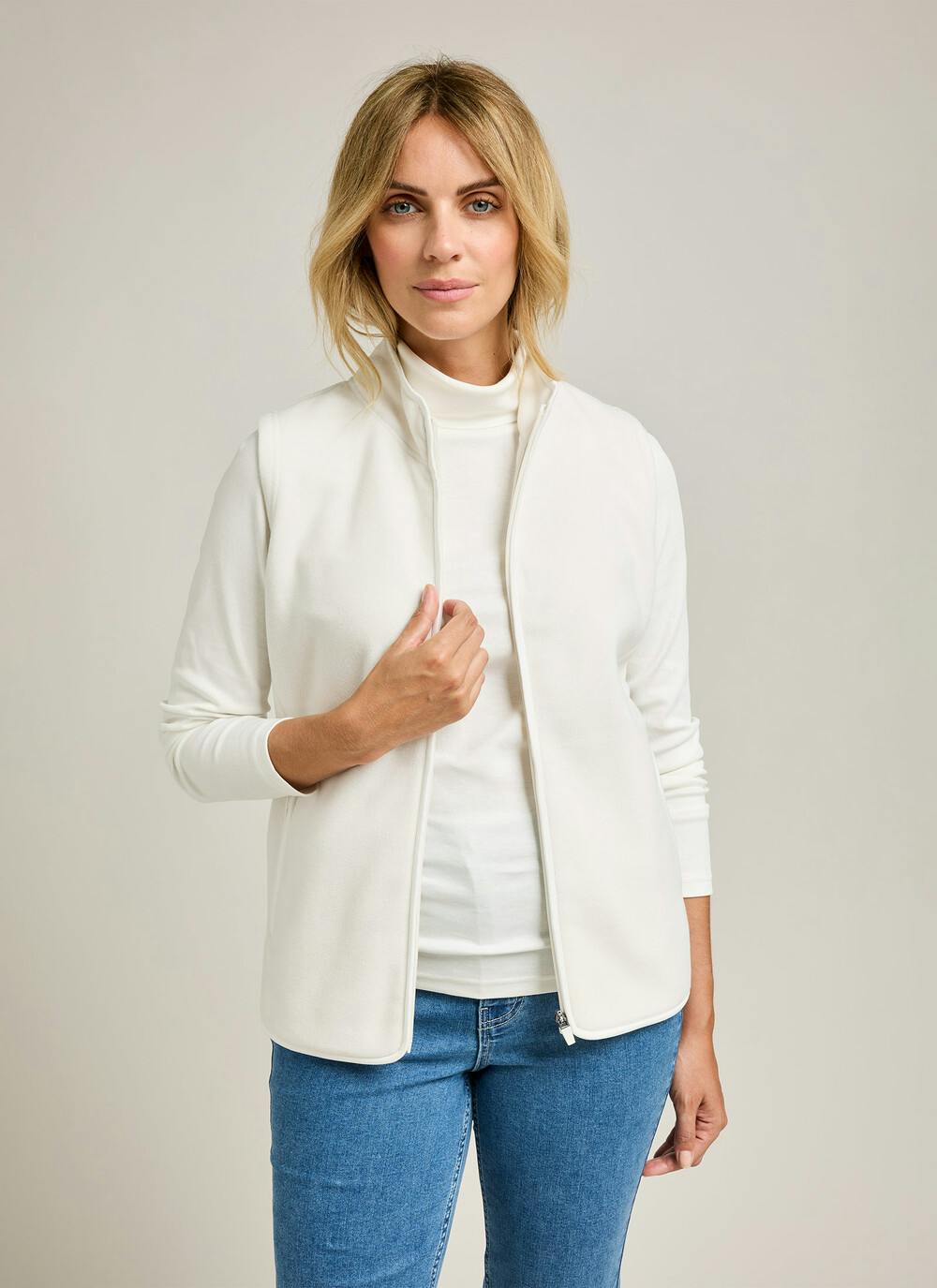  Fleece Funnel Neck Gilet