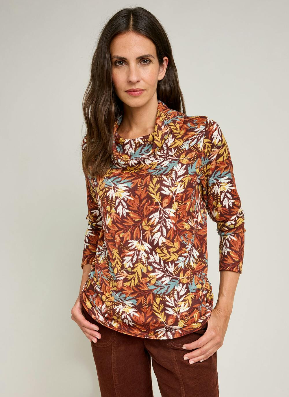  Warm Handle Cowl Neck Printed Top